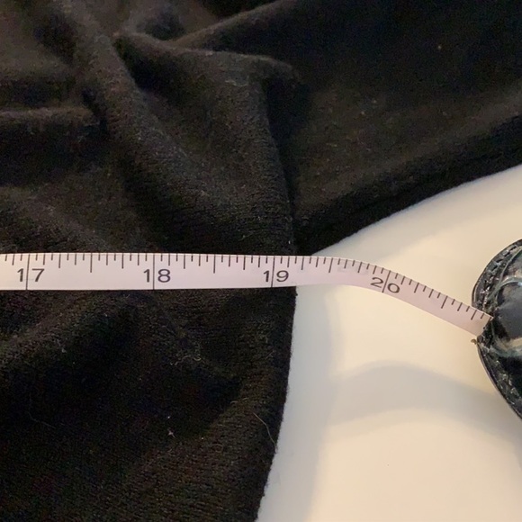 H&M black mock turtleneck drop sleeve lightweight new without tags - Picture 2 of 4